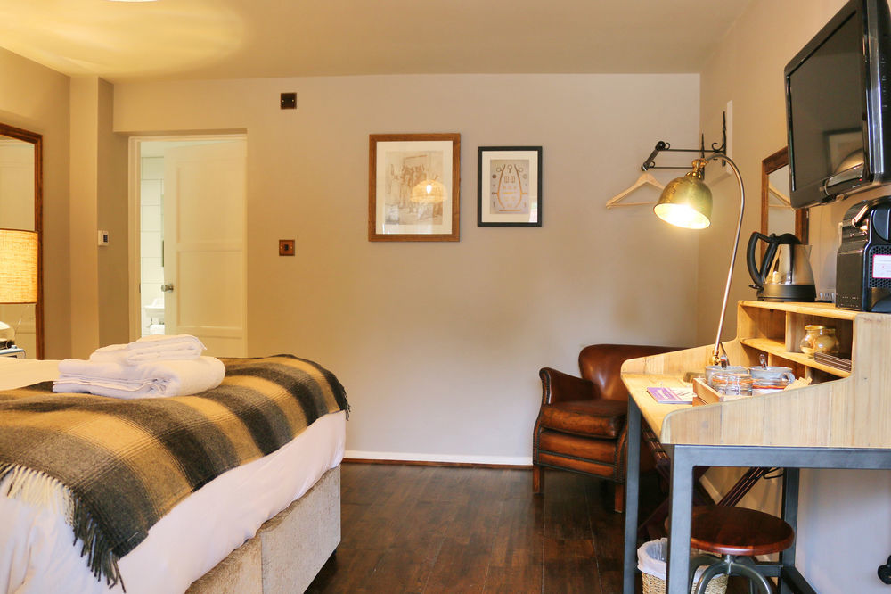 Hotel Hinds Head Aldermaston Exteriér fotografie