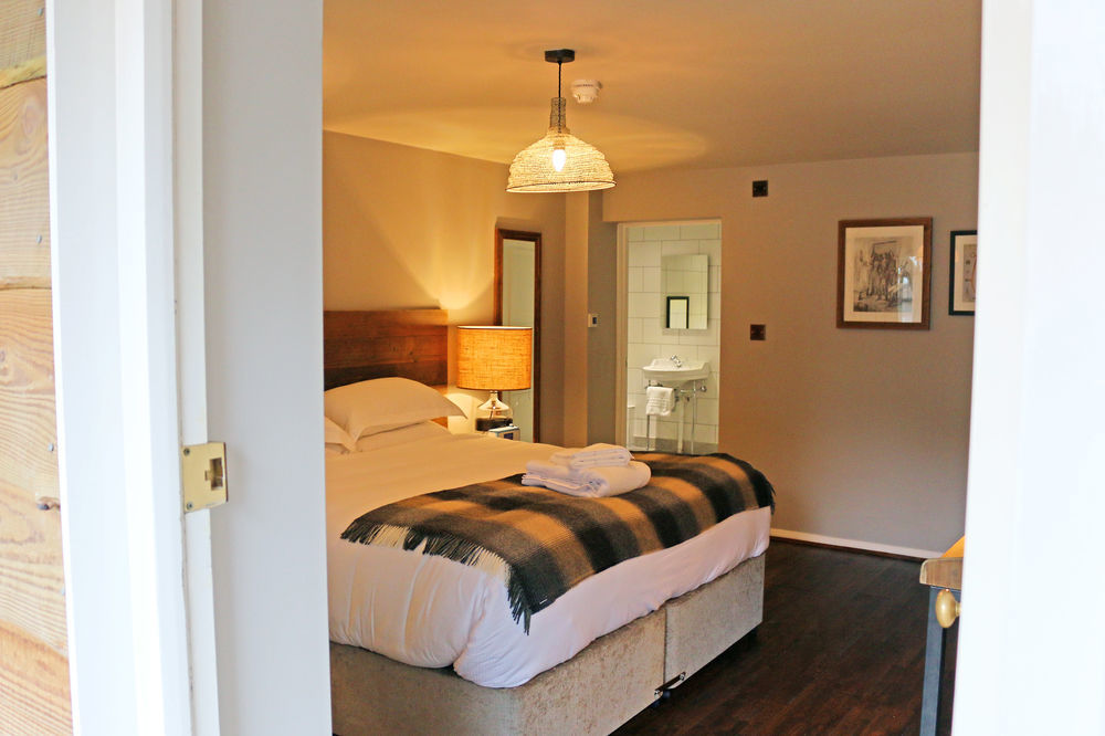 Hotel Hinds Head Aldermaston Exteriér fotografie